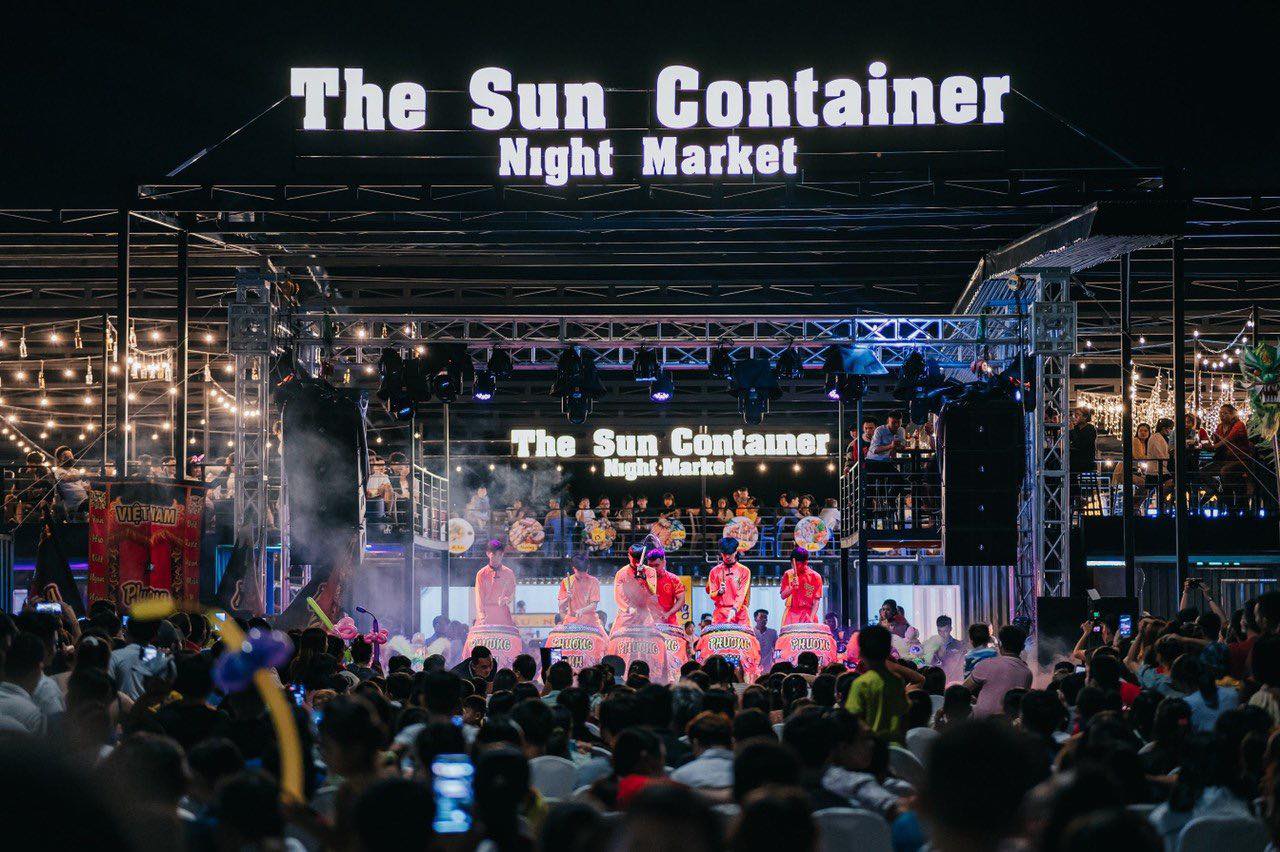 THE SUN CONTAINER NIGHT MARKET